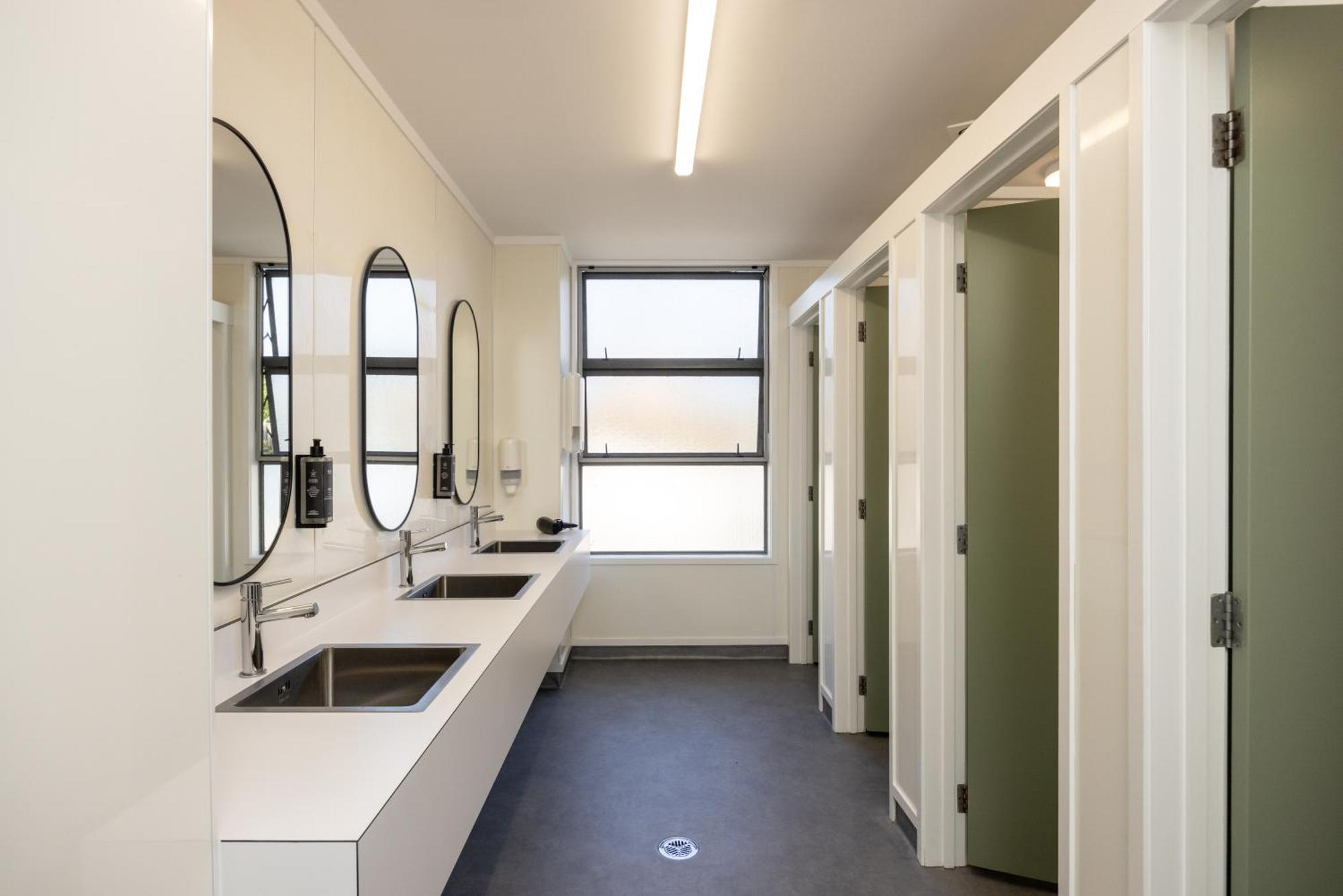 Ostello Haka House Distretto di Rotorua Esterno foto The bathrooms at the new student village