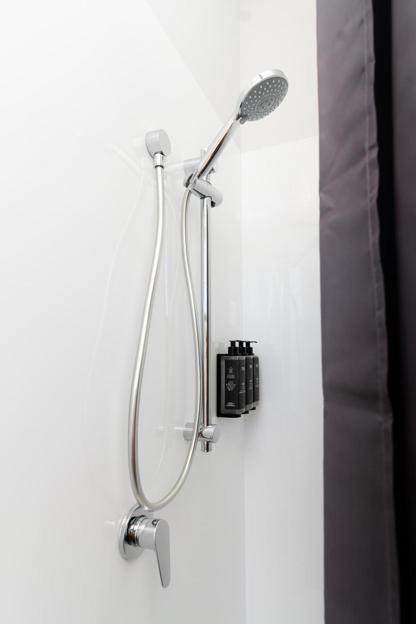 Ostello Haka House Distretto di Rotorua Camera foto Shower rail