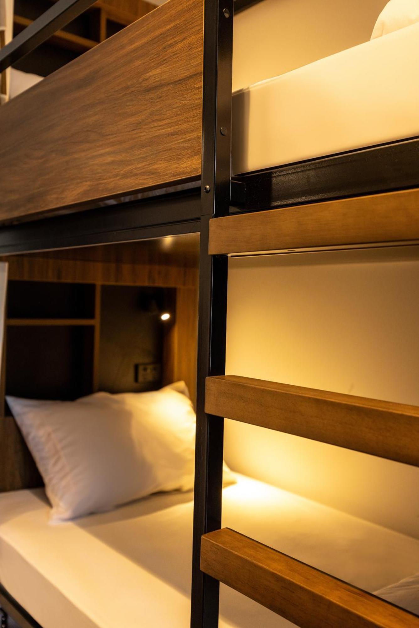 Ostello Haka House Distretto di Rotorua Esterno foto A capsule hotel in Tokyo